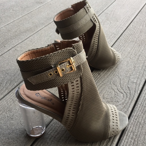 Qupid size 7 green open toe high heel sandals. - Picture 2 of 8